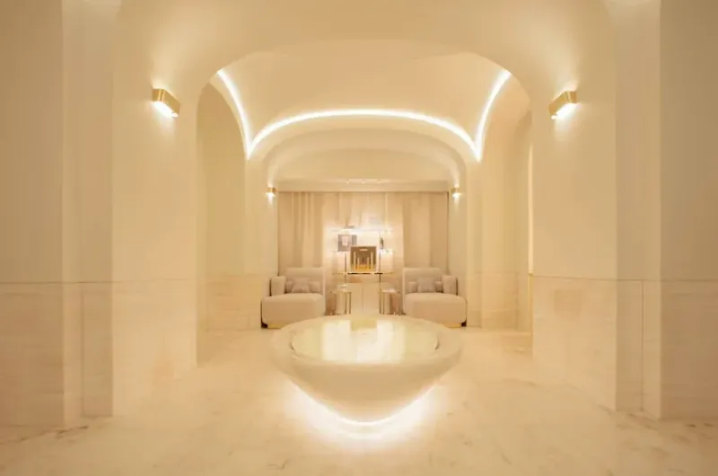Hotel Plaza Athénée představuje zrekonstruované lázně Dior - foto 2 | brand photo