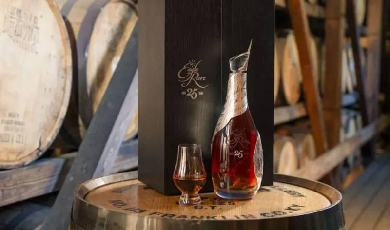 Buffalo Trace´s: Nejstarší bourbon Eagle Rare 25 - foto 2 | brand photo