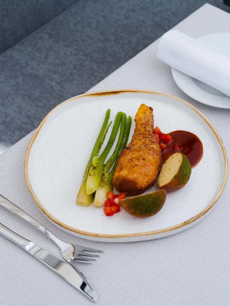 Letní oběd na terase Monastiq Restaurant: klidný luxus a promyšlená gastronomie  - foto 4 | brand photo