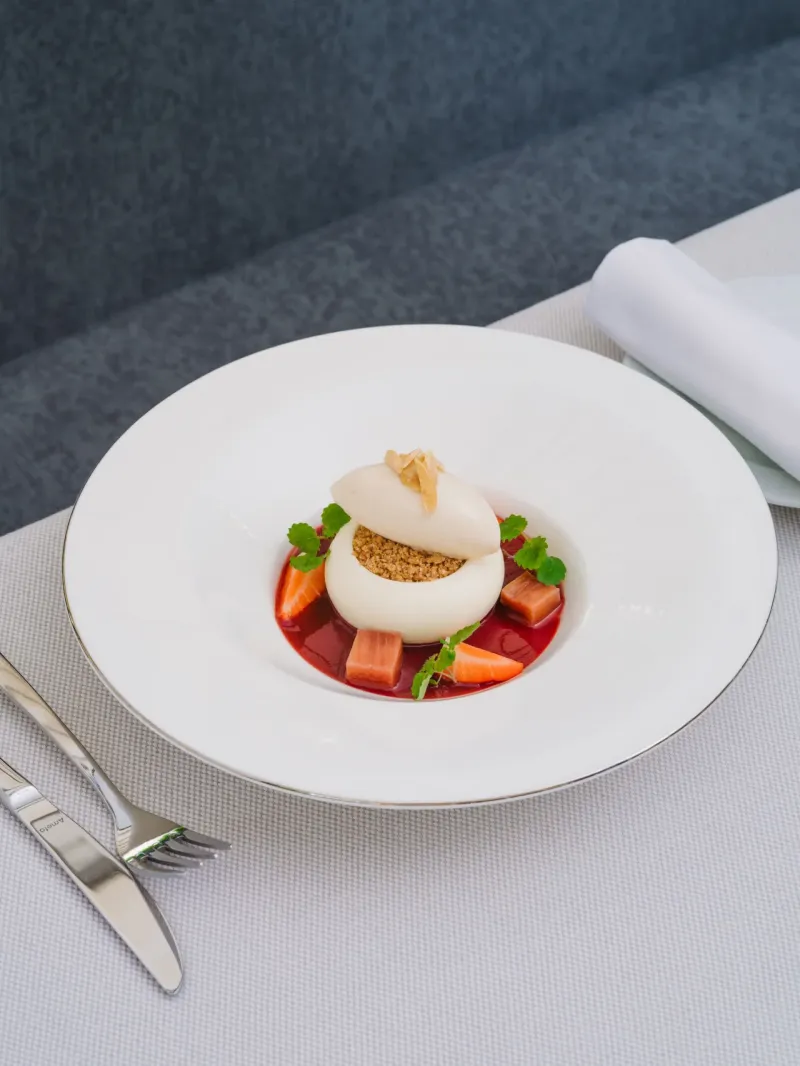 Letní oběd na terase Monastiq Restaurant: klidný luxus a promyšlená gastronomie  - foto 5 | brand photo