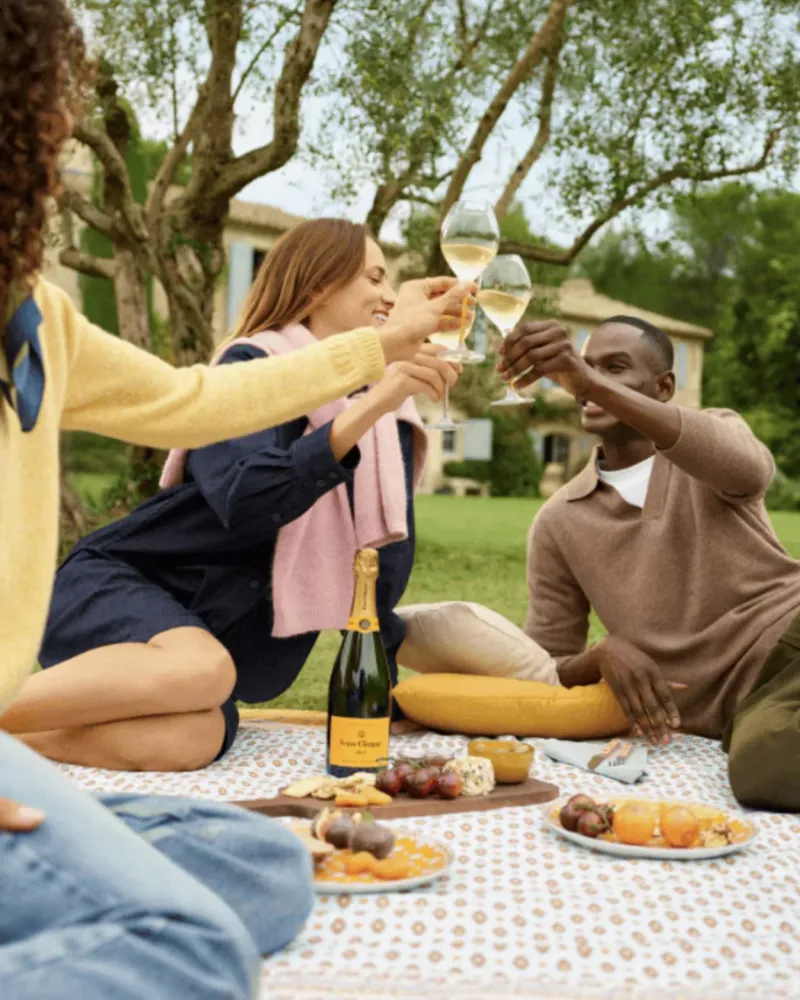 Letní pikniky Veuve Clicquot ve znamení stylu a šampaňského - foto 2 | brand photo