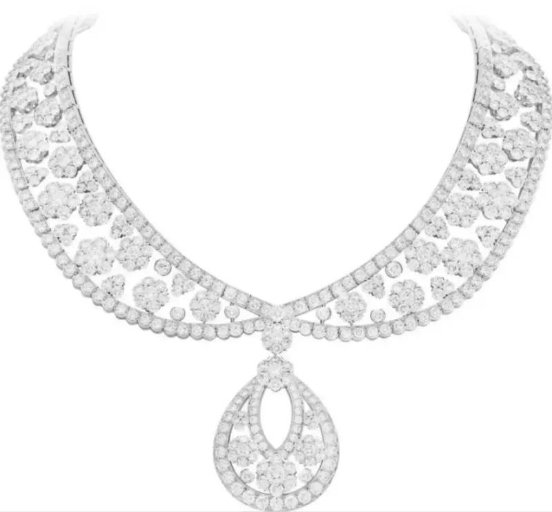 Van Cleef & Arpels vzdává poctu zimní eleganci kolekcí Snowflake Classic High Jewellery - foto 3 | brand photo