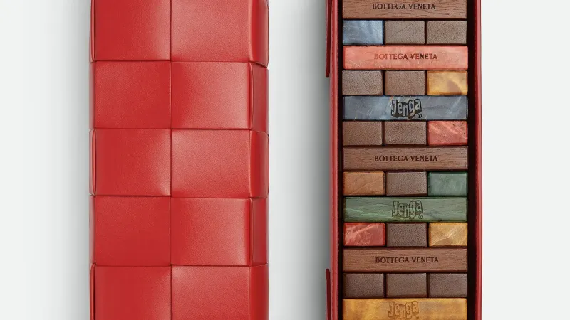 Bottega Veneta mění pravidla hry: Luxusní Jenga set jako vrchol řemeslného designu