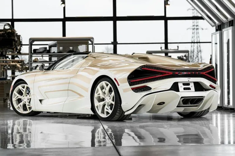 Bugatti W16 Mistral: Velkolepé loučení s legendárním motorem - foto 3 | brand photo