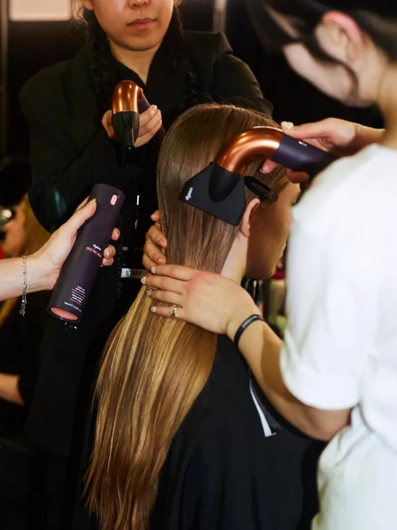 Když se móda a technologie potkají v zákulisí: Dyson na mole ISSEY MIYAKE - foto 3 | brand photo