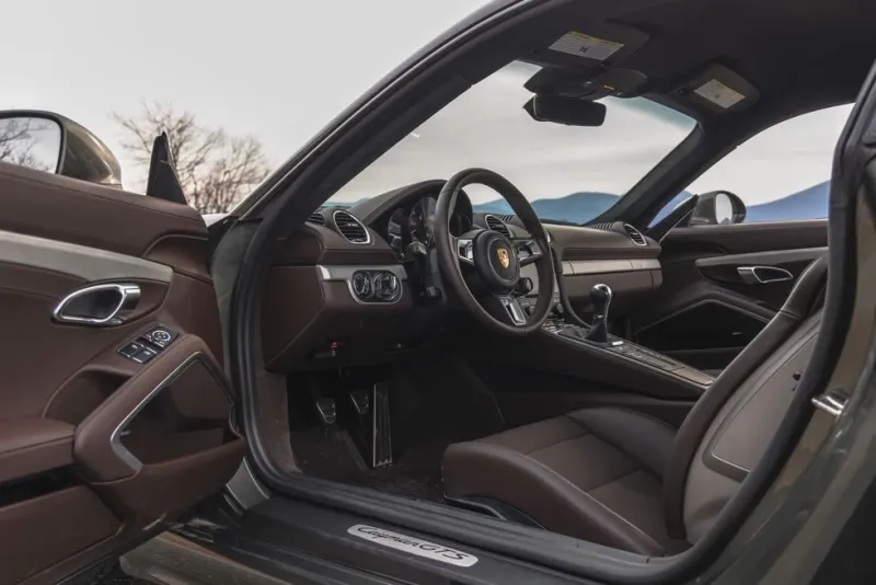 Porsche 718 Cayman: sportovní vůz, který vám nabídne moderní technologie - foto 3 | brand photo