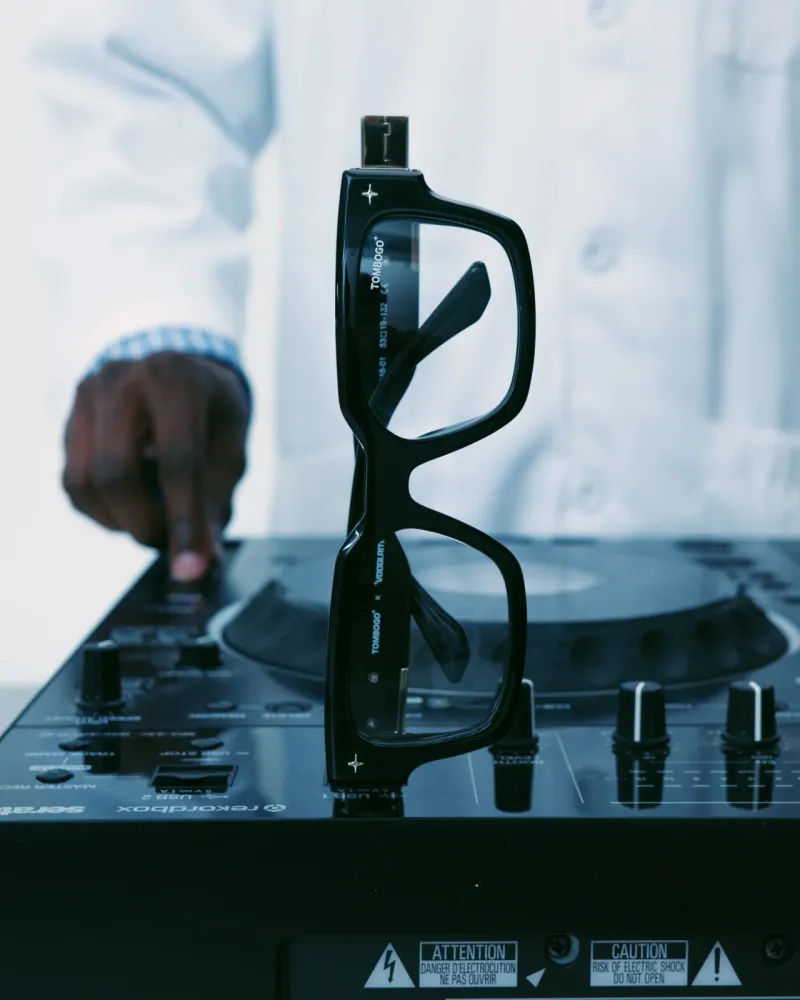 TOMBOGO x Vooglam: Brýle jako módní experiment - foto 5 | brand photo