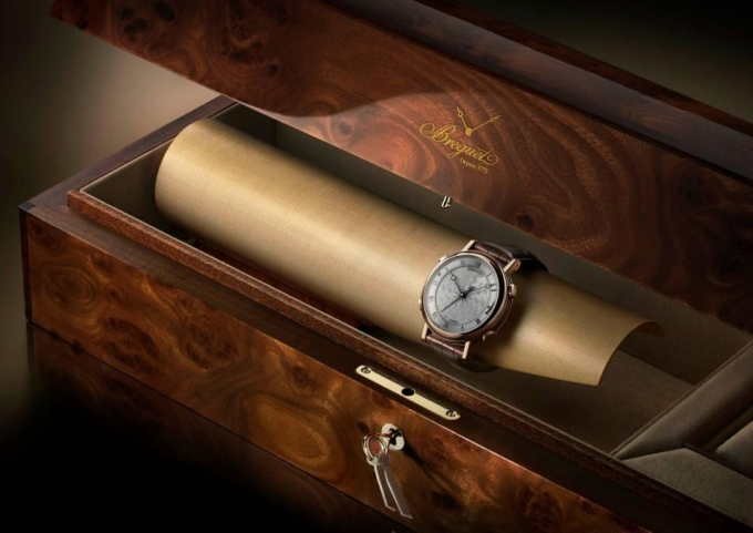 V KLENOTNICTVÍ DUŠÁK NOVĚ AUTORIZOVANÝ SERVIS ZNAČKY BREGUET Official Press Release