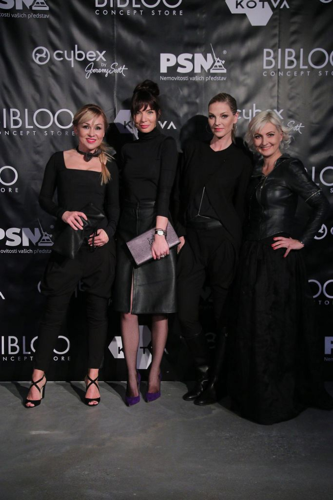 Kateřina Kaira Hrachovcová, Monika Koblížková, Pavlína Němcová a Barbara Nesvadbová v modelech BIBLOO by Barbara Nesvadbová