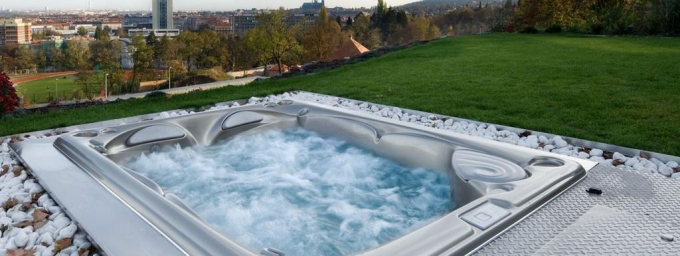 UŽÍVEJTE SI, SE SWIM SPA SEZÓNA NEKONČÍ! Official Press Release