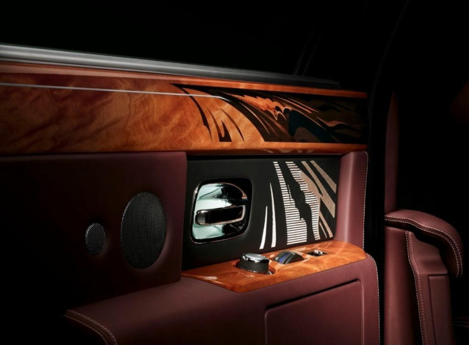 JEDINEČNÁ LIMUZÍNA ROLLS-ROYCE VYTVOŘENÁ NA MÍRU A PŘEDSTAVENÁ NA AUTOSALONU V PEKINGU Official Press Release