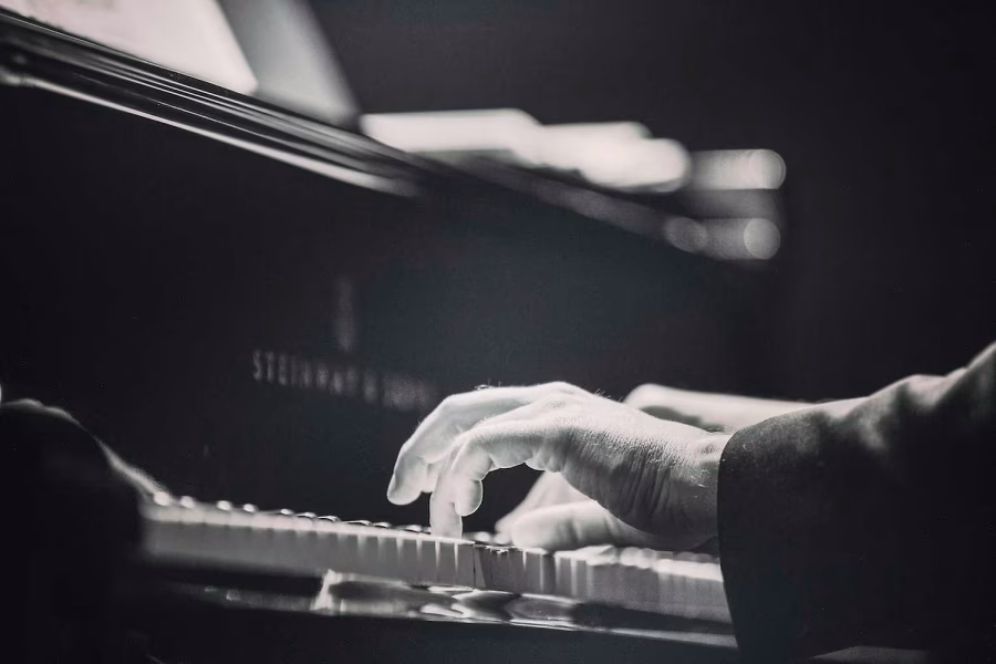 The Billie Holiday Tribute: A Journey into the Jazz Era