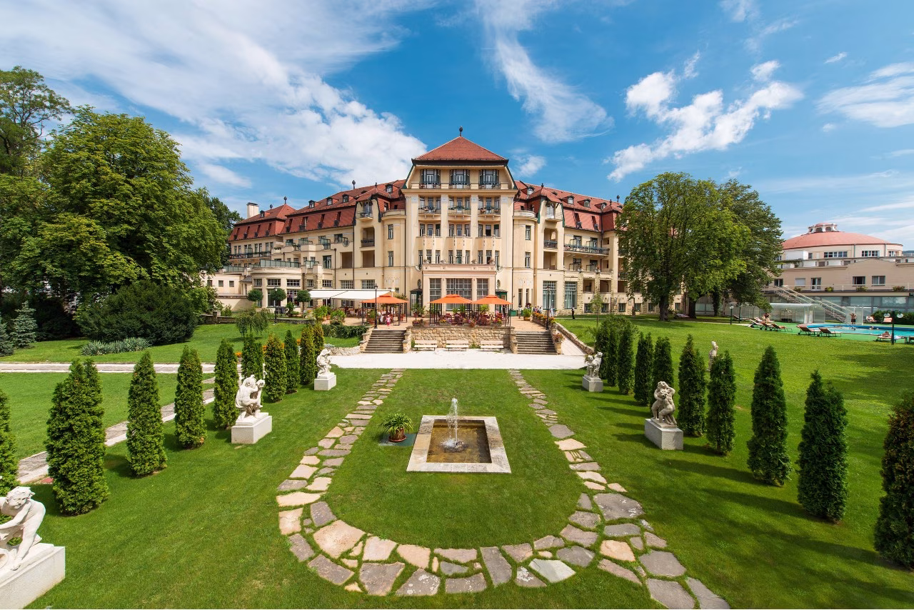 Thermia Palace: první pětihvězdičkový lázeňský hotel na Slovensku