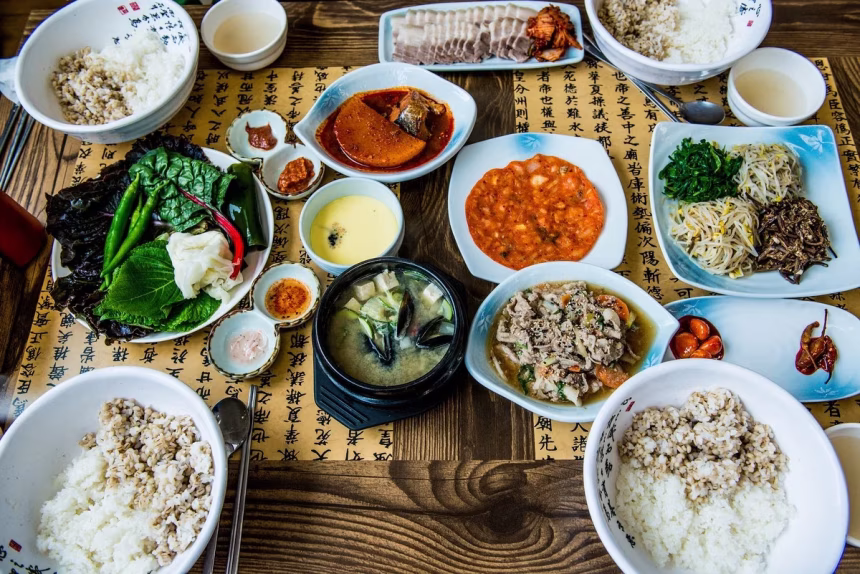 Udělejte si korejská jídla v pohodlí domova díky kuchařce od Shin Food - foto 1 | brand photo