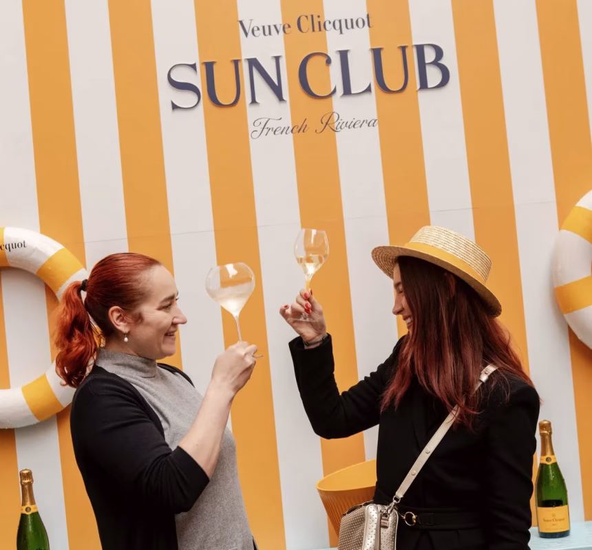 Užijte si léto plné chutí a nezapomenutelných chvil na letní terase Veuve Cliquot Sun Club restaurace Alcron - foto 1…