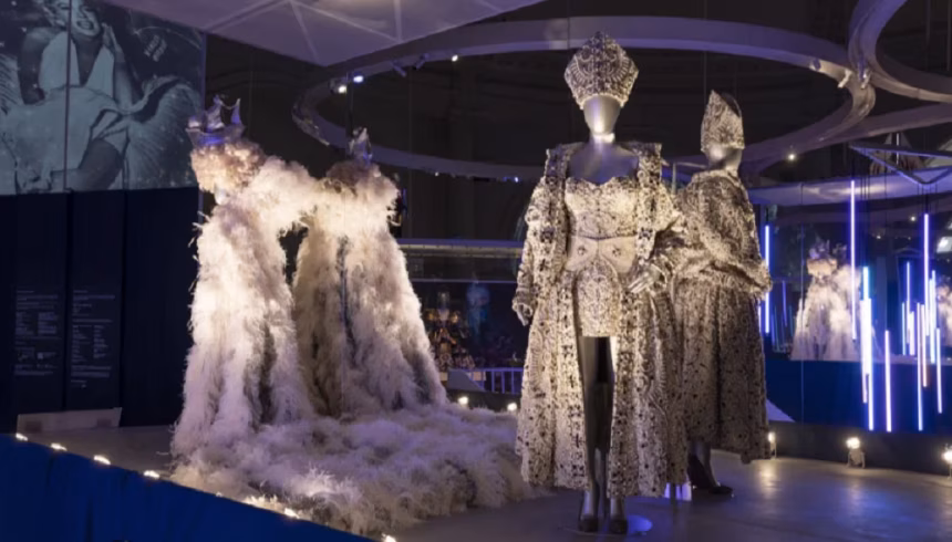 V&A otevírá módní výstavu oslavující Divas - foto 1 | brand photo