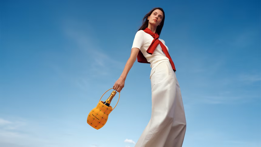 Veuve Clicquot a Yinka Ilori představují kolekci Chasing the Sun: Oslava světla, radosti a optimismu