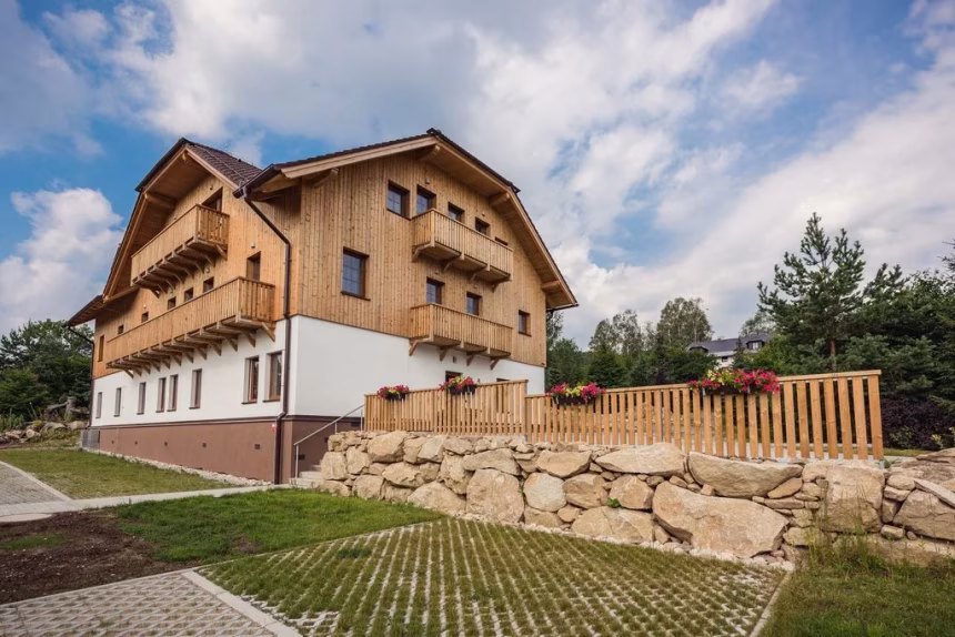 Z nového wellness hotelu Chalupy jsou krásy Šumavy na dosah - foto 1 | brand photo