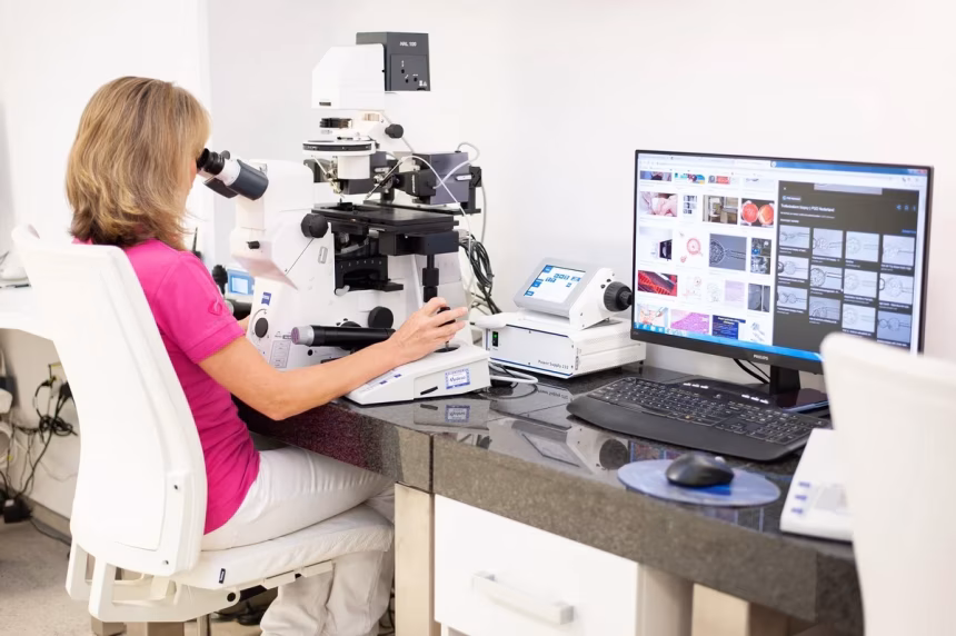 ZAVÁDĚNÍ JEDNOHO EMBRYA V CYKLU IVF CHRÁNÍ MATKU I DÍTĚ - foto 1 | brand photo